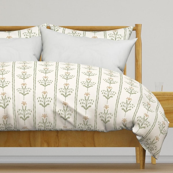 Ropa de cama con estampado floral vintage: mostaza a rayas de heightsdesignstudio: funda de edredón o funda de almohada de satén de algodón en amarillo, crema y verde de Spoonflower