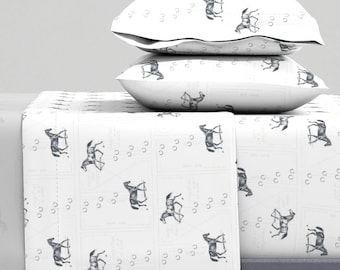 Bettlaken Set Pferde - Old School von Ragan - Vintage Stil Dressur Pferde Bettwäsche aus Baumwollsatin von Spoonflower