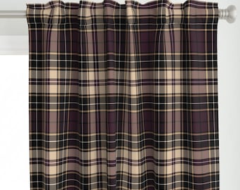 Dark Plum Tartan Gordijnpaneel - Plum Plaid van misentangledvision - Klassiek traditioneel Schots op maat gemaakt gordijnpaneel van Spoonflower