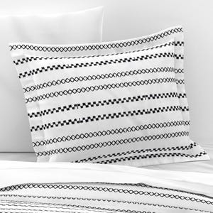 Ropa de cama de tela de barro - Puntada en X negra y puntada de ferrocarril de eti_enne - Funda nórdica o fundas de almohada de satén de algodón con líneas de puntada de cruz a rayas imagen 7