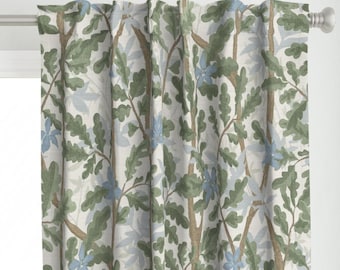 Pannello per tenda in rovere - Foglie, rami, alberi, quercia, pannello per tenda personalizzato floreale blu verde su larga scala - Woodlands Green di danika_herrick -
