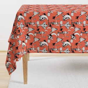 Halloween Tischdecke - Vintage Halloween Pinups Kürbis Orange von beesocks - Hexen Füchsinnen Orange Baumwollsatin Tischdecke von Spoonflower Bild 1