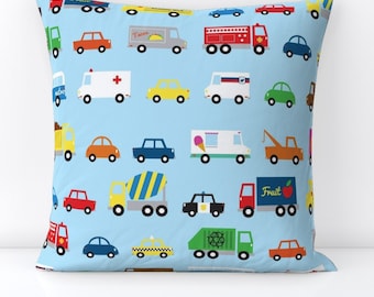 Cojín decorativo cuadrado con diseño de vehículos: coches, camiones de bomberos, camiones de basura, viajes, para niños. - Tráfico de lellobird