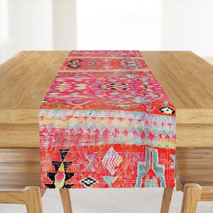 Caminho de mesa boho - Kilim estilo marroquino, geométrico, colorido, em algodão acetinado rosa - Nascer do sol tropical por floralyfabrics