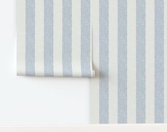 Küsten-Tapete (nicht vorgekleistert) mit Preppy-Streifenmuster in Leinenoptik – Cabana Stripes Large von melly_williams_studio (Tapete von Spoonflower)