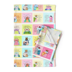 Paños de cocina con pájaros que juran (juego de 2) - Berbs de 4 x 4 de Cynthiafrenette - Paños de cocina de lino y algodón divertidos con dibujos de anteojos maduros de Spoonflower