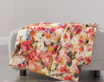 Wildflower Abstract Throw Deken - Schilderkunstige abstracte bloemen van jenflorentine - Roze Witte Bloemen Gooi Deken met Spoonflower Stof