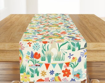 Spring Kids Party Table Runner - Spring Garden Party de jasmin_blooms_designs - Flowers Birds Cotton Sateen Table Runner de Spoonflower