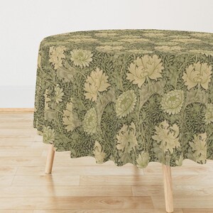 Florale antike Tischdecke - Morris Chrysantheme von peacoquettedesigns Viktorianische romantische Baumwollsatin Tischdecke von Spoonflower Bild 2