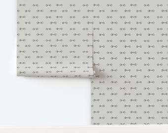 Hästtapet utan lim för häst, ponny, neutral, gråfärgad tack - Snaffle Bits av shellyreneedesigns, tapet av Spoonflower