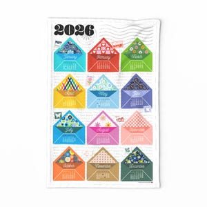 Paño de cocina Calendario 2026 - Entrega especial de pennycandy - Sobres con texto para correo postal tipográfico, lino y lona de algodón de Spoonflower