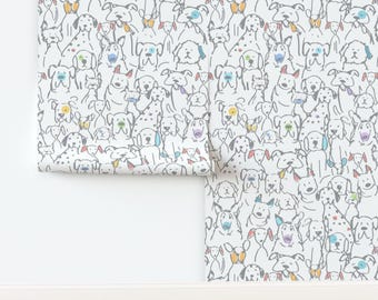 Speelse hondenbehang (niet-voorgelijmd): Leuk, schattig, vrolijk, opgewekt, helder pastel - Doodle Dogs van shellyreneedesigns, behang van Spoonflower