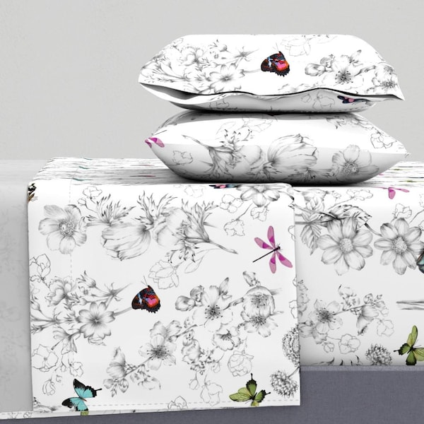 Sábanas con mariposas - Le Papillon de willowlanetextiles - Juego de sábanas de satén de algodón en blanco y negro con dibujo de mariposas de Spoonflower