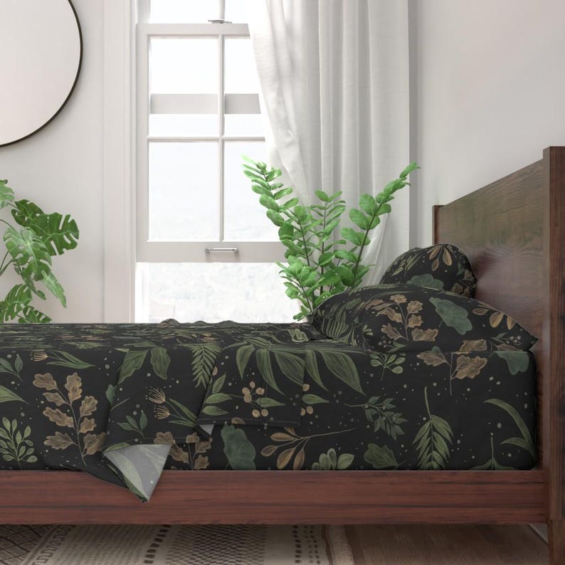 Moody Botanical Lakens - Dark Botanical Leaves by thestorysmith - Jumbo Garden Woodland katoensatijn lakenset beddengoed van Spoonflower afbeelding 4