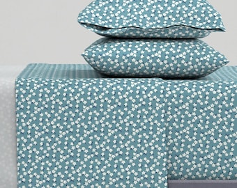 Cottagecore Bettwäsche - Daisy Garden Bettwäsche by kim_morrow - Coquette Ditsy Floral Garden Bettwäsche by Spoonflower