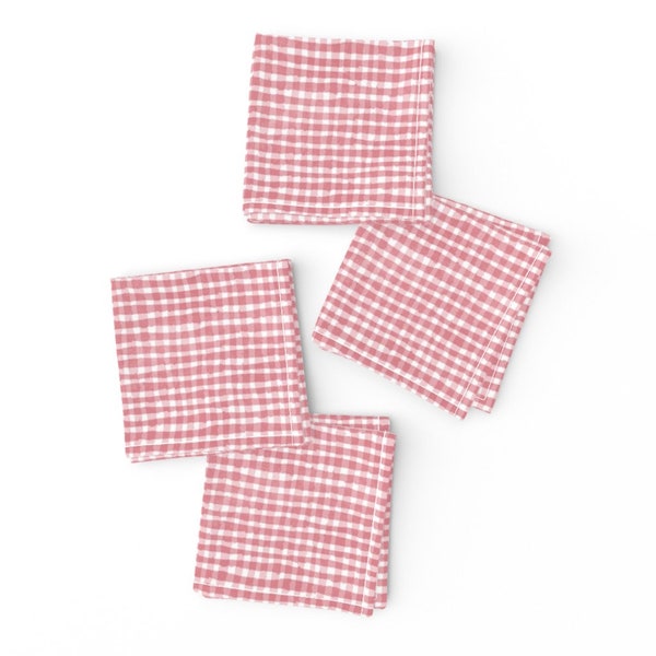 Serviettes cocktail Vichy peintes à la main (Lot de 4) - Dauphin rose par elizabethhalpern - Serviettes en tissu Cottage à carreaux quadrillés par Spoonflower