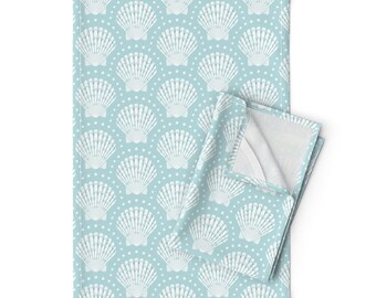 Blue Shells Tea Towels (Set of 2) - Pretty Scallop by hannahshields - Coastal Scallops Under The Sea Linen Cotton Tea Towels by Spoonflower