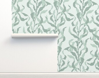 Jade Green Coastal Commercial Grade Wallpaper - Kelp Forest door hannahshields - Nautisch zeewier Serene Wallpaper Double Roll door Spoonflower