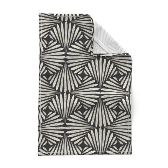 Black and white geometric towels hotsell