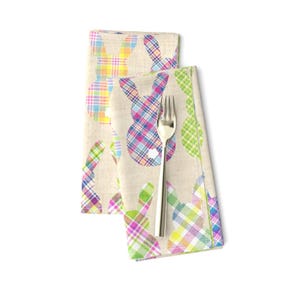Guardanapos de jantar xadrez Bunnies (conjunto de 2) - Plaid Bunny Butts por red_raspberry_design - Guardanapos de pano de ovo xadrez Gingham Rabbits por Spoonflower