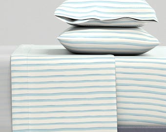 Sábanas Preppy - Rayas Costeras Sea Glass S de kim_morrow - Juego de sábanas de satén de algodón ondulado estilo náutico Beach House de Spoonflower