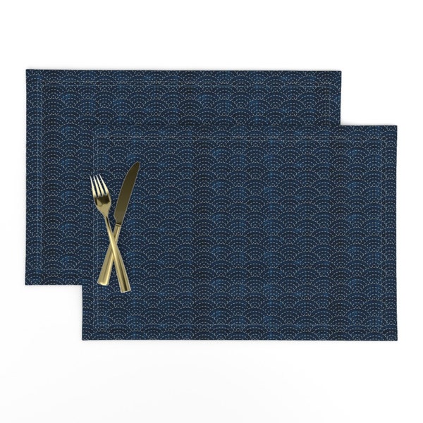 Sets de table japonais (Lot de 2) - Sashiko Seikaiha Ocean Waves par bonnie_phantasm - Sets de table broderie traditionnelle en tissu par Spoonflower