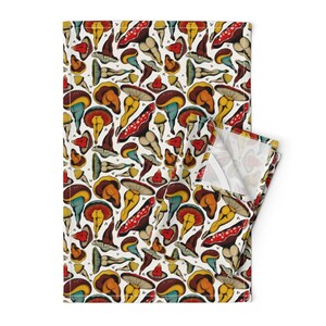 Buttshroom Geschirrtücher (2er Set) - Sexy Mushrooms Wild by cecilia_granata - Retro Bunt Kitchsy Leinen Baumwoll Geschirrtücher von Spoonflower