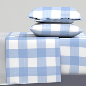 Lençóis xadrez - Grande guingão por danika_herrick - Conjunto de lençóis de cetim de algodão tradicional com listras xadrez azul e branco por Spoonflower