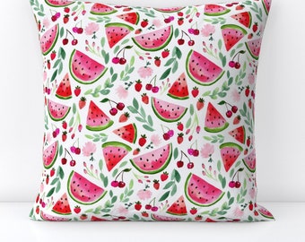 Coussin décoratif d'été - pastèque et baies par pattern_talent - Coussin décoratif carré décoratif tropical cerise pastèque par Spoonflower