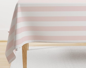 Nappe à rayures - Rayures blush par afabulousmess - Nappe pour chambre de bébé rose layette blanc classique coeurs amour en satin de coton par Spoonflower