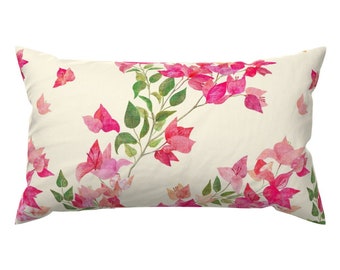 Almohada de acento floral rosa - Bougainvillea Vines de katevasilchenko - Bougainvillea Cream Floral Rectángulo Lumbar Throw Pillow de Spoonflower