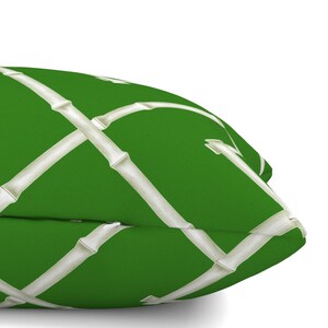 Cuscino lombare a traliccio - Cuscino decorativo rettangolare asiatico con stampa in bambù cinese - Traliccio in bambù Osaka in verde di willowlanetextiles immagine 5