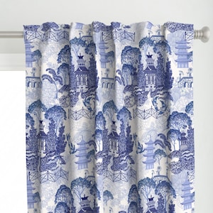 Chinoiserie Panel - Willow Chintz von hnldesigns - Blaue weiße Pagode Antique Indigo Garten Vorhang von Spoonflower