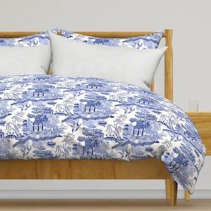 Pagoda Chinoiserie Bettwäsche - Blaue Weide von whitneyenglish - Blue Toile Garden Baumwollsatin Bettbezug ODER Kissenbezüge von Spoonflower