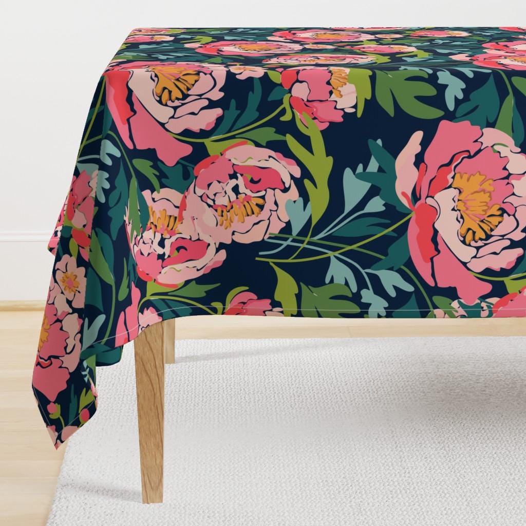 フローラルテーブルクロス - 大胆な牡丹柄（大）by