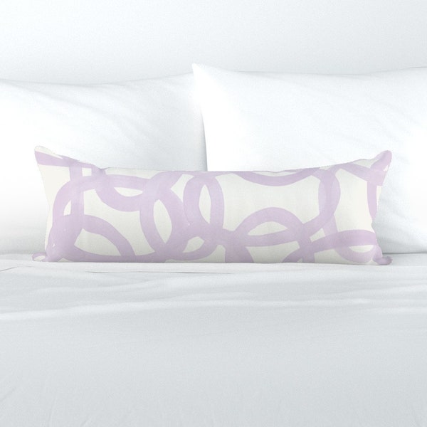 Lavender Loops XL Lendenkissen – Lilac Circles von danika_herrick – Purple Circles Pastell Extra großes rechteckiges Lendenkissen von Spoonflower