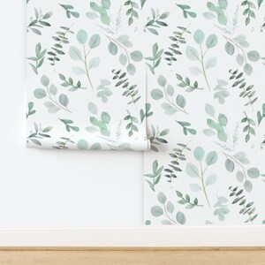 Tapeta z eukaliptusem bez kleju, liście, miętowa zieleń, akwarela - niebiesko-zielony eukaliptus, autorstwa dailymiracles, tapeta autorstwa Spoonflower