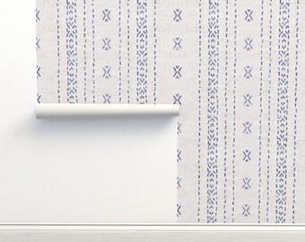ボヘミアンストライプ 糊なし壁紙 ファームハウスストライプ ブルー ベージュ トープ - holli_zollinger によるボヘミアンストライプ 壁紙 ダブルロール by Spoonflower