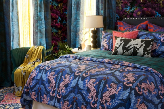 Maximalist Tiger Cotton Bettwäsche Kollektion - Jungle Jewel Töne Fettgedruckter Bettbezug, Bettlaken-Set, Kissenbezüge und Decke