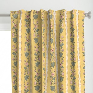 Gebloemd gordijnpaneel met wijnranken: pastelgele vintage geïnspireerde print