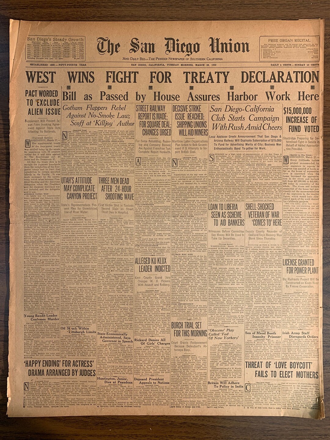 vintage L.G.B news paper design タンクトップ vintage L.G.B news paper design タンクトップ - メルカリ