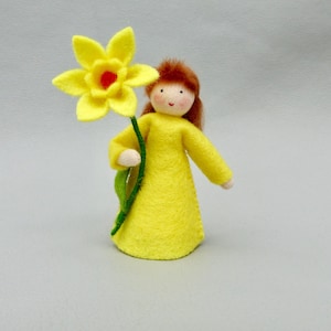 Flower child daffodil daffodil for the seasonal table in spring, felt doll for seasonal decoration image 1