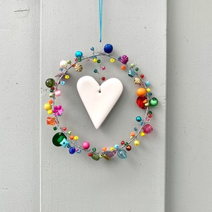 Sparkle wreath, decorative pearl wreath made of wire for window decoration, with heart, gift for Valentine's Day, Mother's Day, wedding