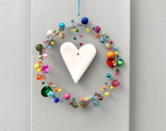 Sparkle wreath, decorative pearl wreath made of wire for window decoration, with heart, gift for Valentine's Day, Mother's Day, wedding