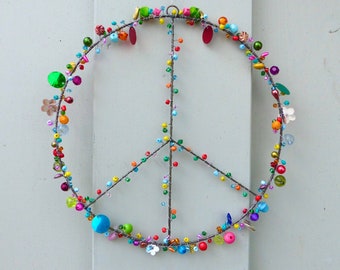 Peace Funkelkranz, Friedenszeichen, Deko Perlenkranz zur Fensterdeko für den Frieden