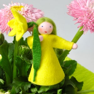 Flower child daffodil daffodil for the seasonal table in spring, felt doll for seasonal decoration image 6