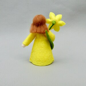 Flower child daffodil daffodil for the seasonal table in spring, felt doll for seasonal decoration image 2