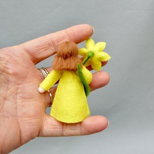 Flower child daffodil daffodil for the seasonal table in spring, felt doll for seasonal decoration image 4