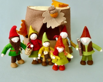 Dwarf tree stump house, tree cave for gnomes for the seasonal table in autumn, felt doll, decorative figure