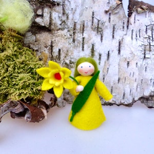 Flower child daffodil daffodil for the seasonal table in spring, felt doll for seasonal decoration image 7